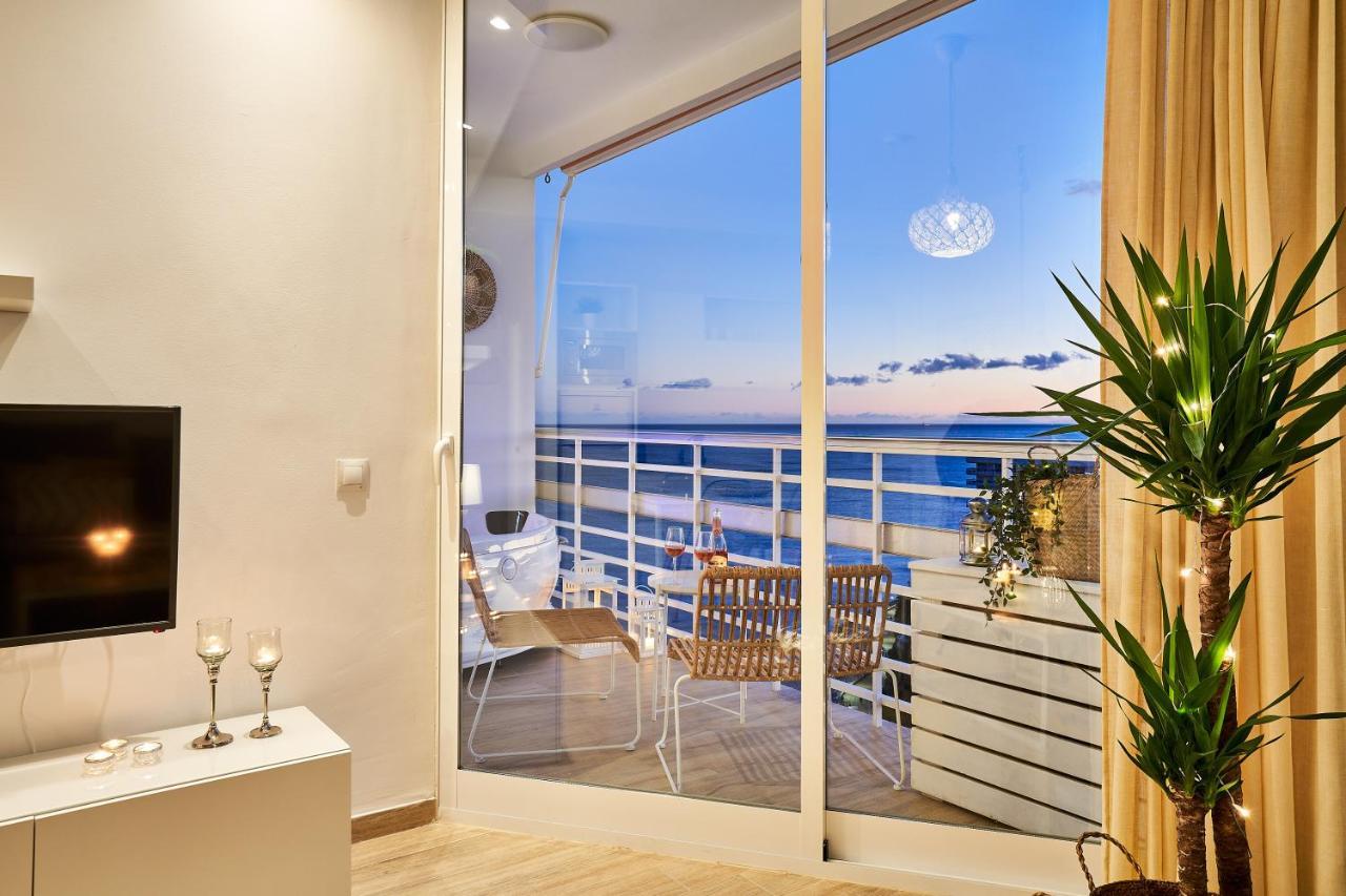 Sunset Beach Charming Apartment With Jacuzzi 托雷莫利诺斯 外观 照片